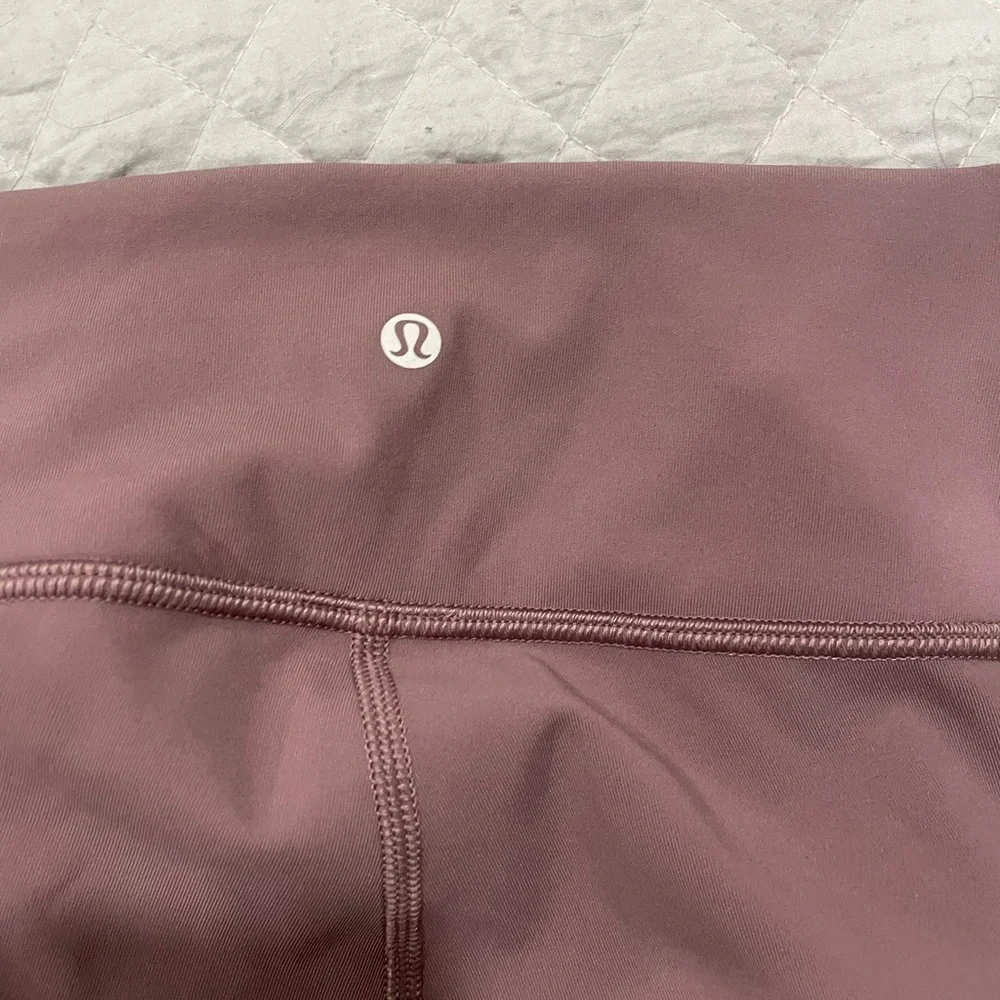 Rose Lululemon legging. Size 6 with scrunch detail on ankle. - Picture 3 of 5